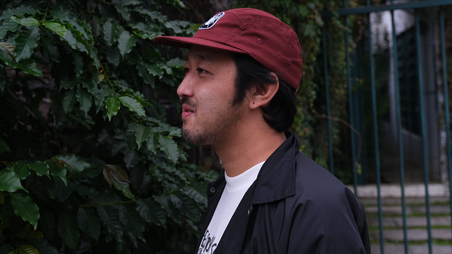 Coffee & Comfy — Boné 5 Panel